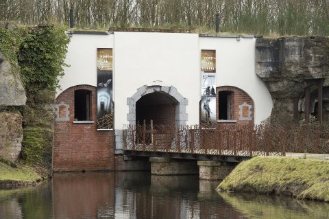 Stichting Kempens Landschap voorziet vleermuisvriendelijke verlichting in Fort Duffel